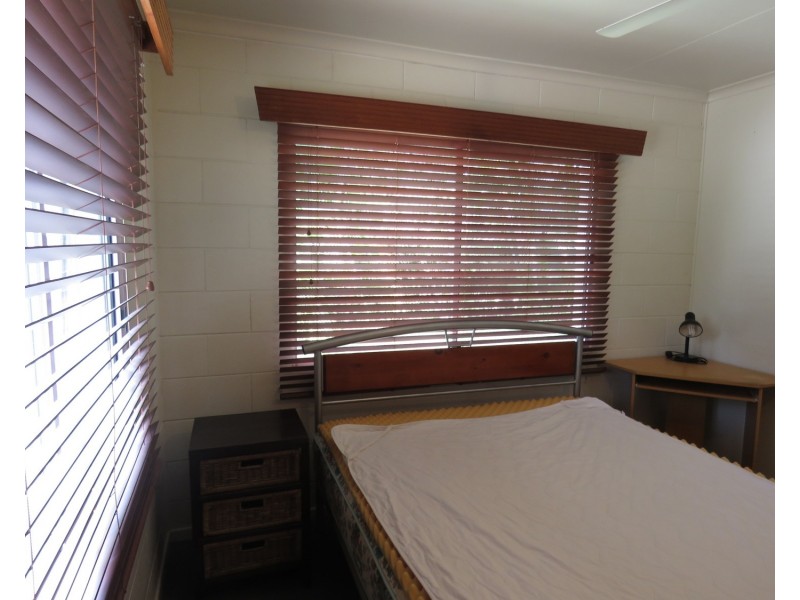 1/10 Verna Street, Bowen QLD 4805