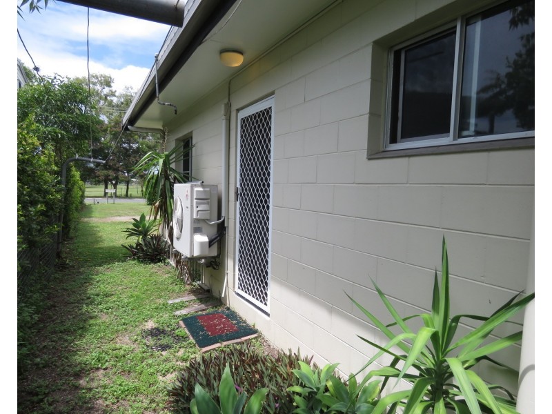 1/10 Verna Street, Bowen QLD 4805