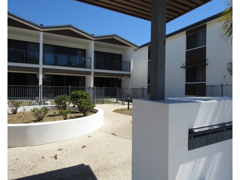 6/74A Powell Street, Bowen QLD 4805