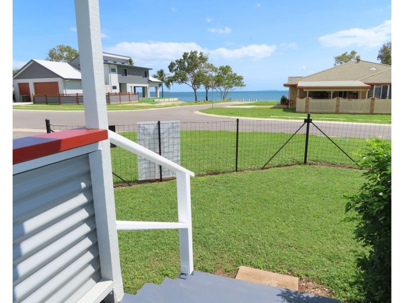 55 Whyte Avenue, Bowen QLD 4805