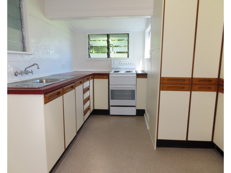 55 Whyte Avenue, Bowen QLD 4805