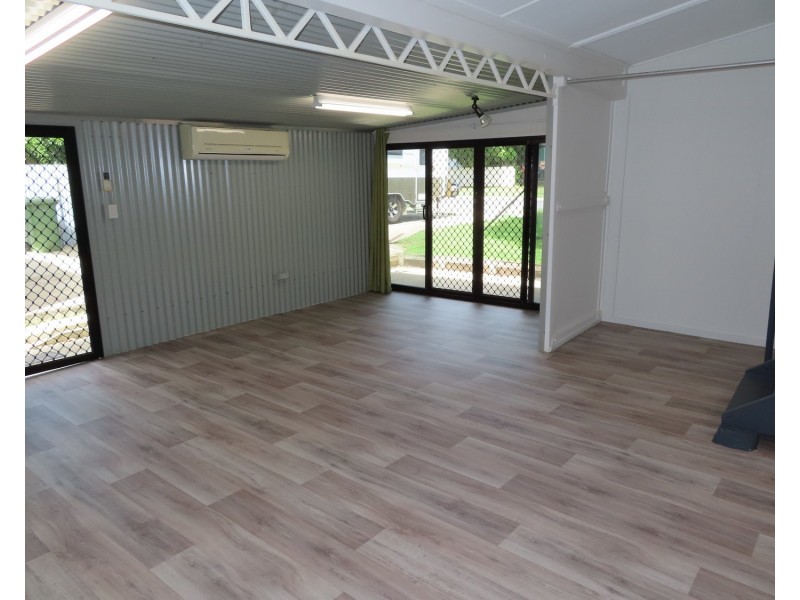 55 Whyte Avenue, Bowen QLD 4805