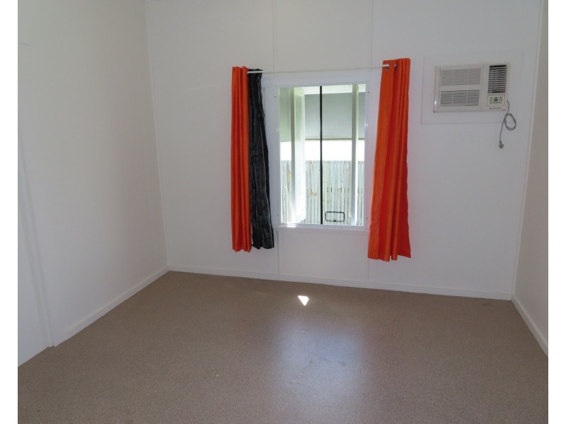 55 Whyte Avenue, Bowen QLD 4805