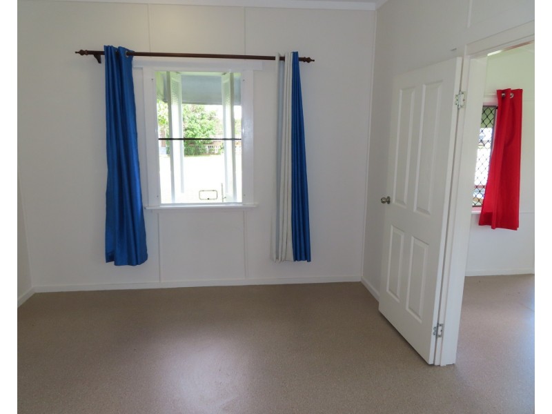 55 Whyte Avenue, Bowen QLD 4805