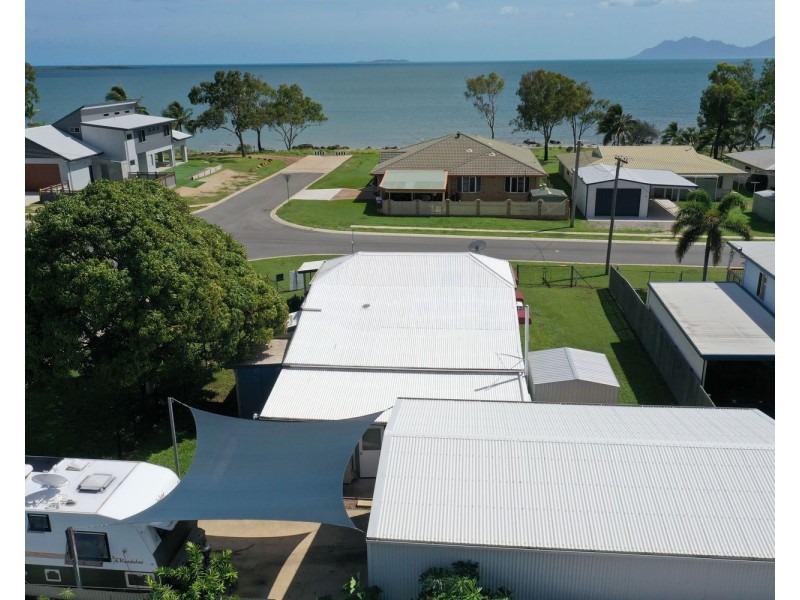 55 Whyte Avenue, Bowen QLD 4805