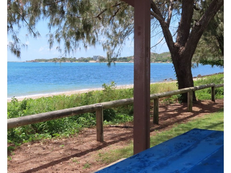 24 Crofton Street, Bowen QLD 4805