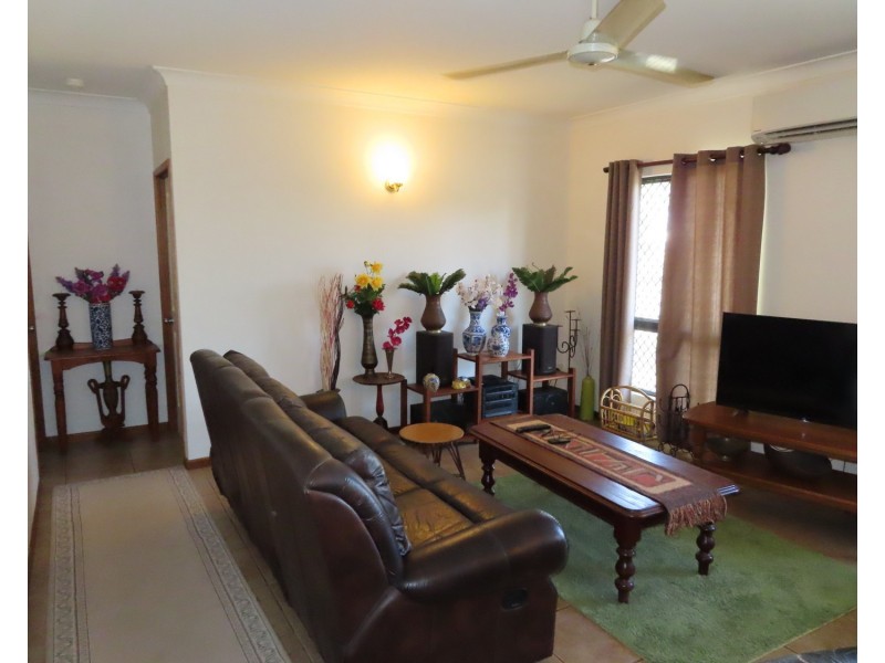 24 Crofton Street, Bowen QLD 4805