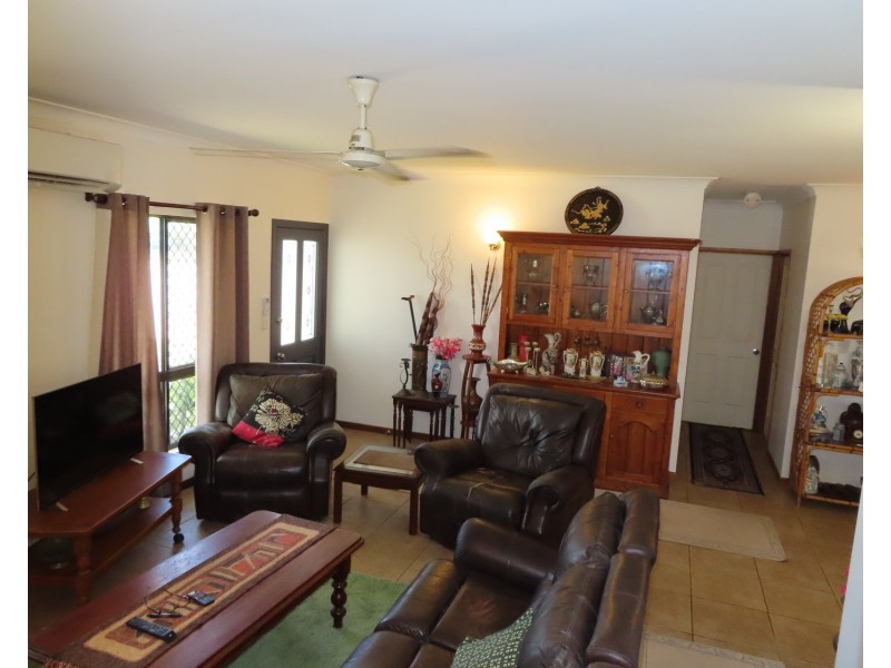 24 Crofton Street, Bowen QLD 4805