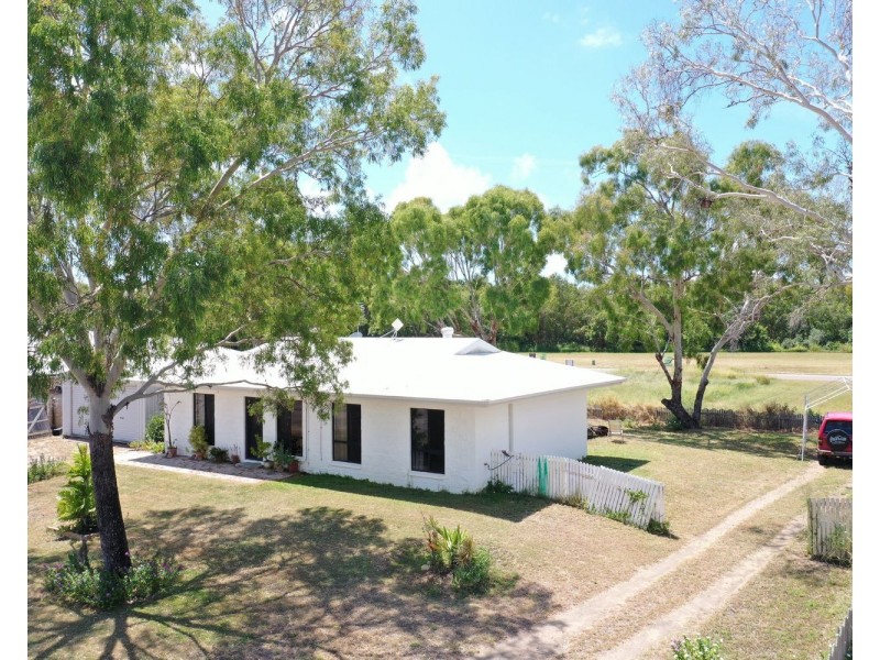 24 Crofton Street, Bowen QLD 4805
