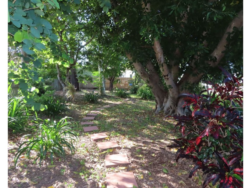 72 Poole Street, Bowen QLD 4805