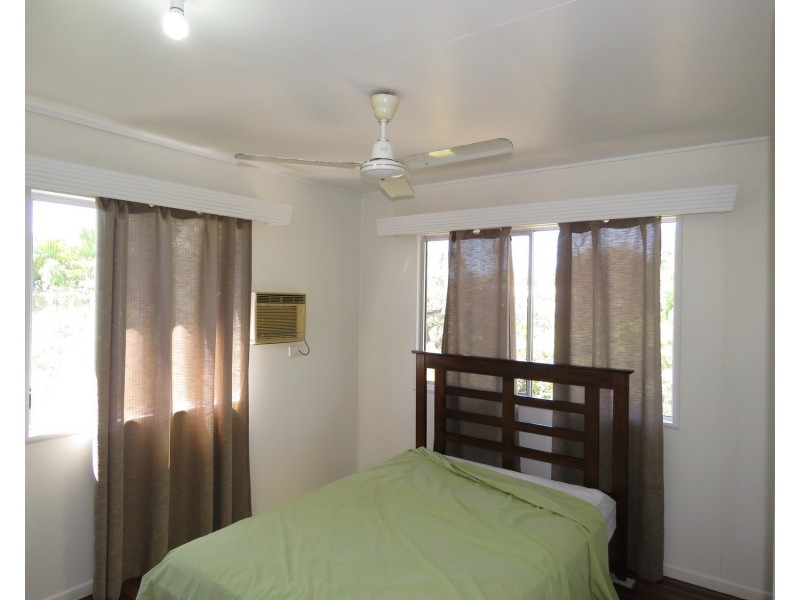 4/12 Verna Street, Bowen QLD 4805