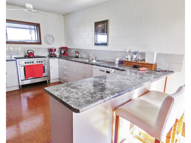 17 Elphinstone Street, Bowen QLD 4805