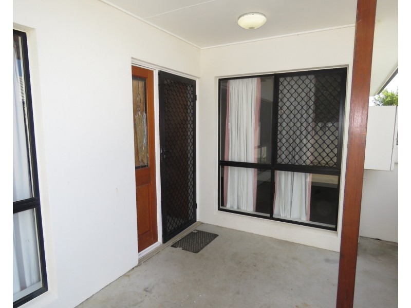 4/13 Queens Road, Bowen QLD 4805