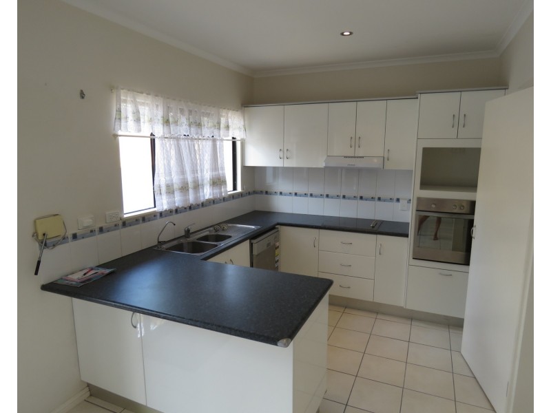 4/13 Queens Road, Bowen QLD 4805