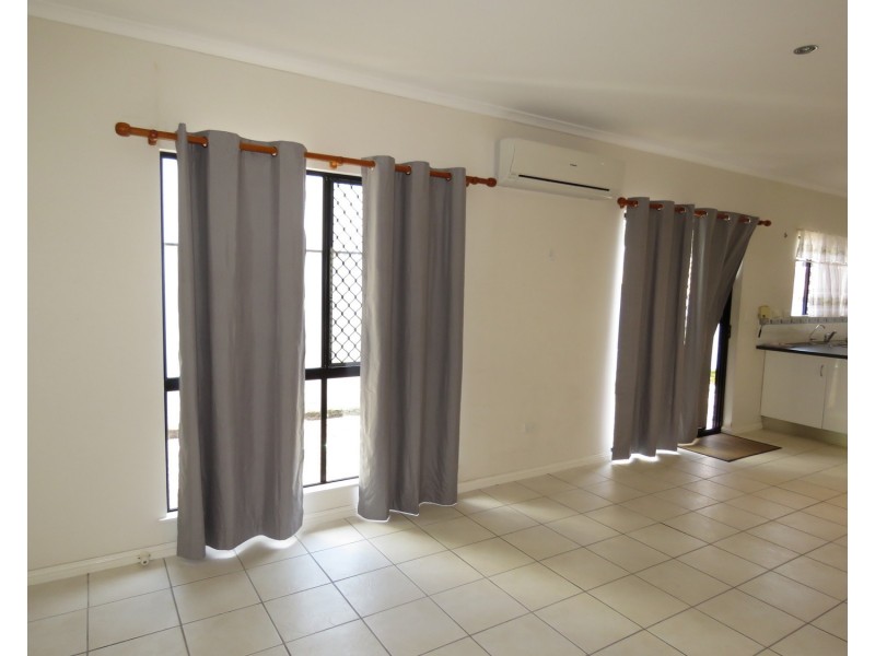 4/13 Queens Road, Bowen QLD 4805