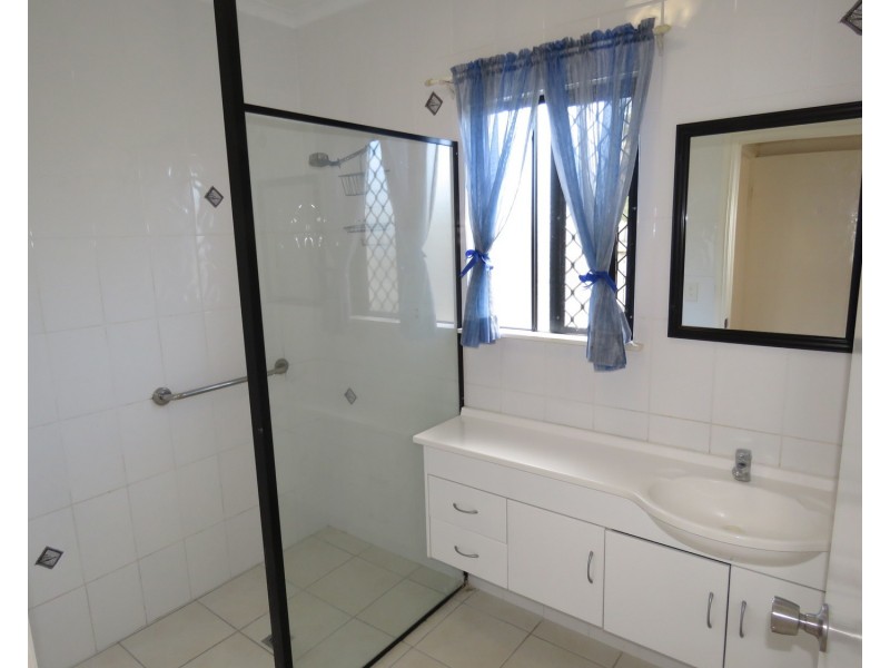 4/13 Queens Road, Bowen QLD 4805