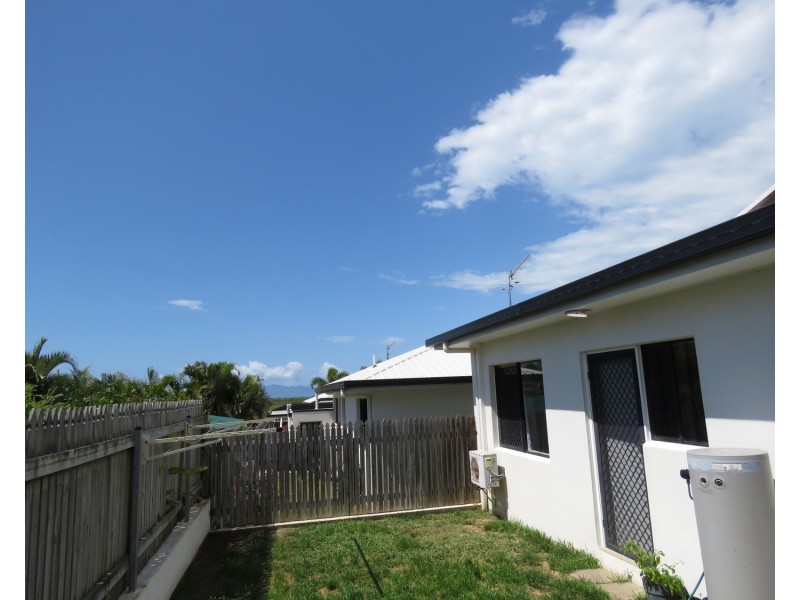 4/13 Queens Road, Bowen QLD 4805