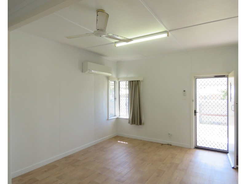 33 Sinclair Street, Bowen QLD 4805