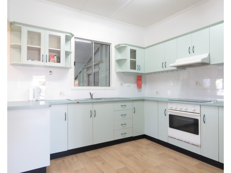 33 Sinclair Street, Bowen QLD 4805