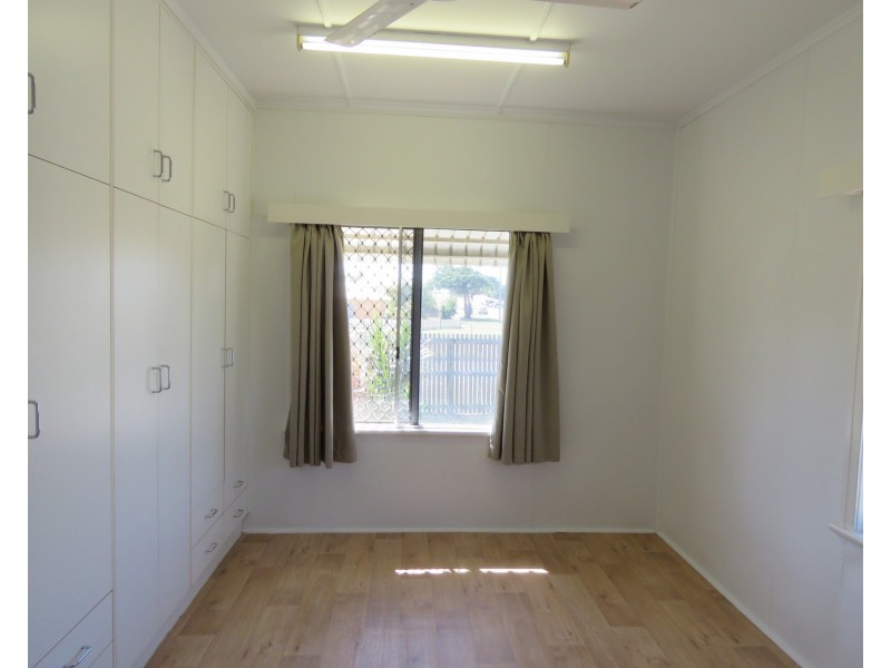 33 Sinclair Street, Bowen QLD 4805