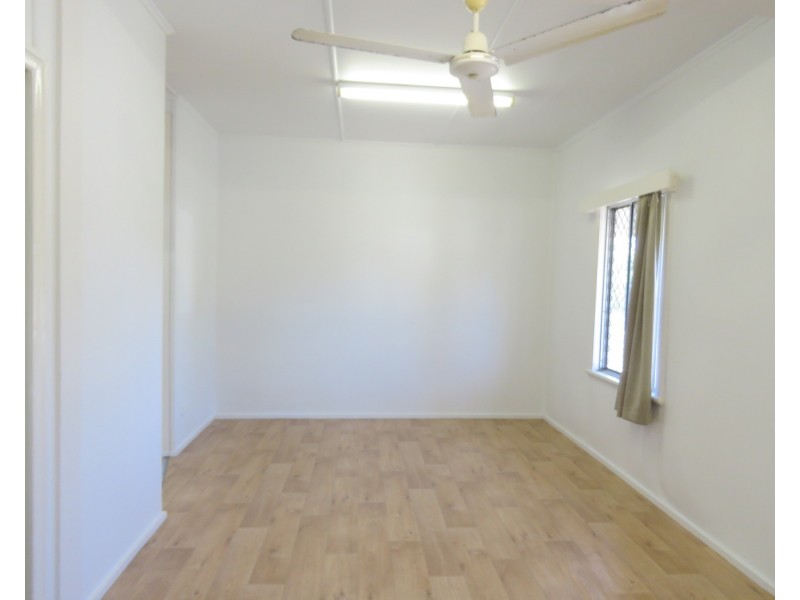 33 Sinclair Street, Bowen QLD 4805