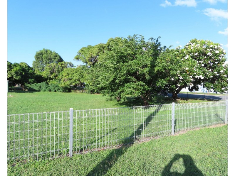 42 Murroona Street, Bowen QLD 4805