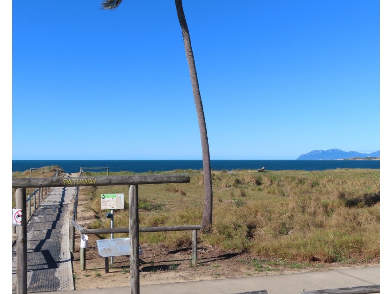 67 Queens Beach Esplanade, Bowen QLD 4805