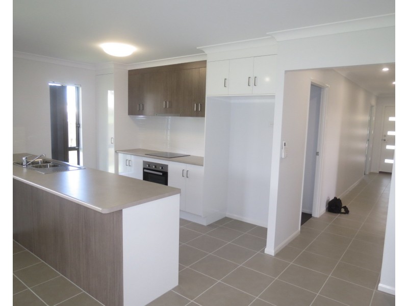 25 Duke Street, Bowen QLD 4805