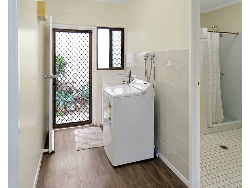 1/8 Poinciana Drive, Bowen QLD 4805