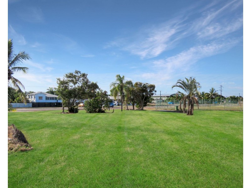 33 Dalrymple Street, Bowen QLD 4805