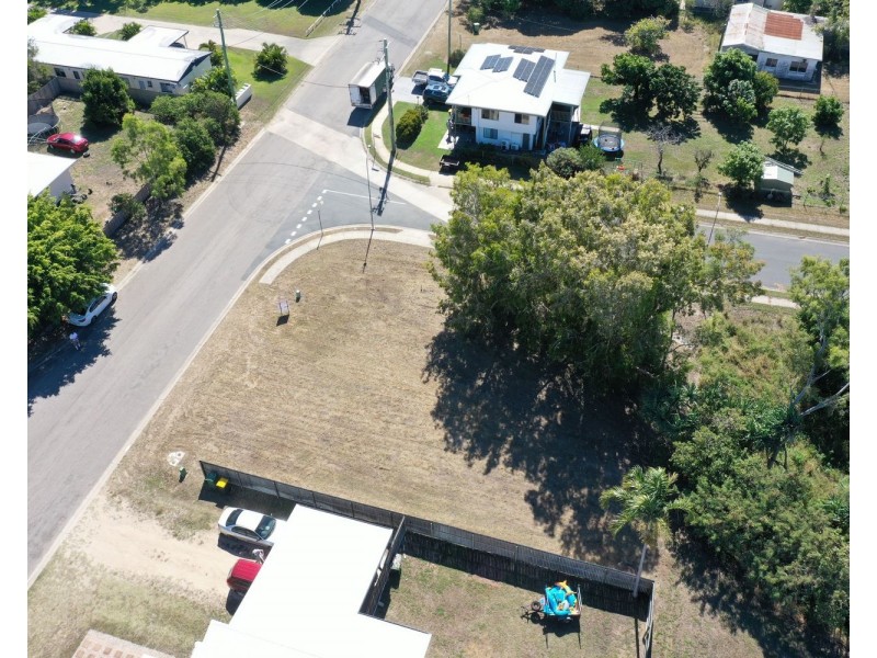 38 Crofton Street, Bowen QLD 4805