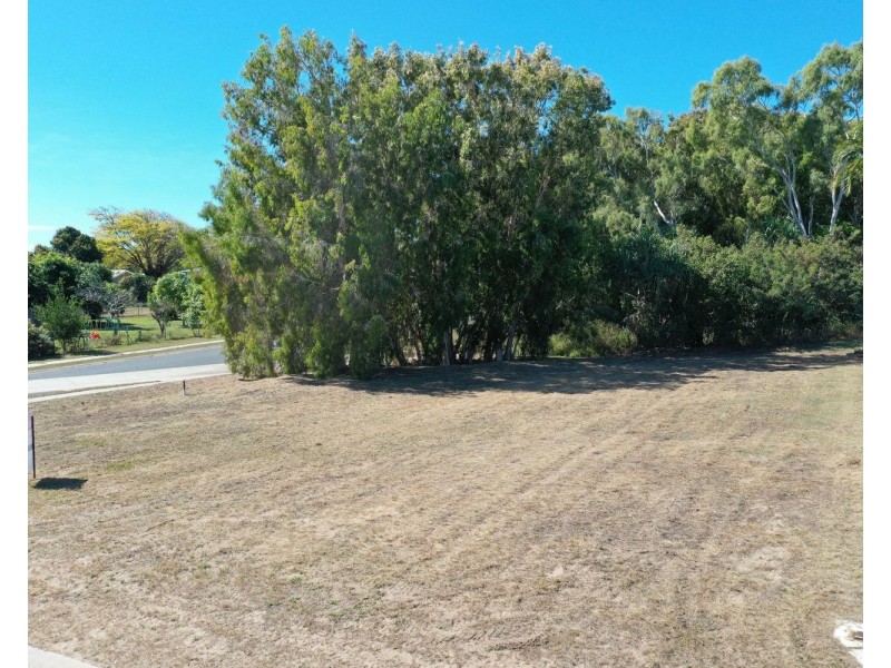 38 Crofton Street, Bowen QLD 4805