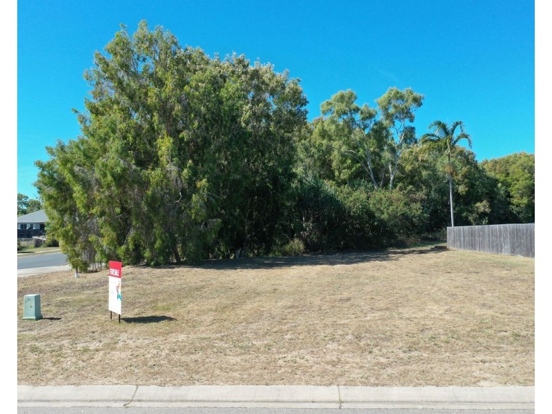 38 Crofton Street, Bowen QLD 4805