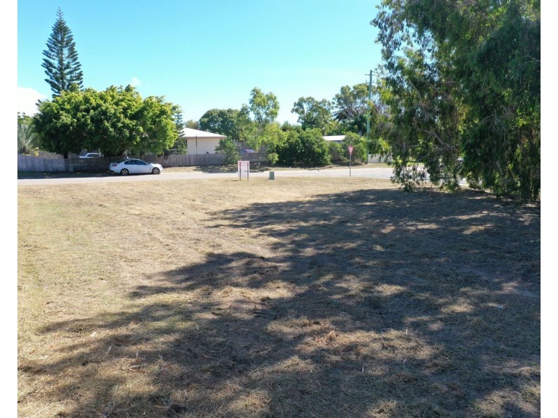 38 Crofton Street, Bowen QLD 4805