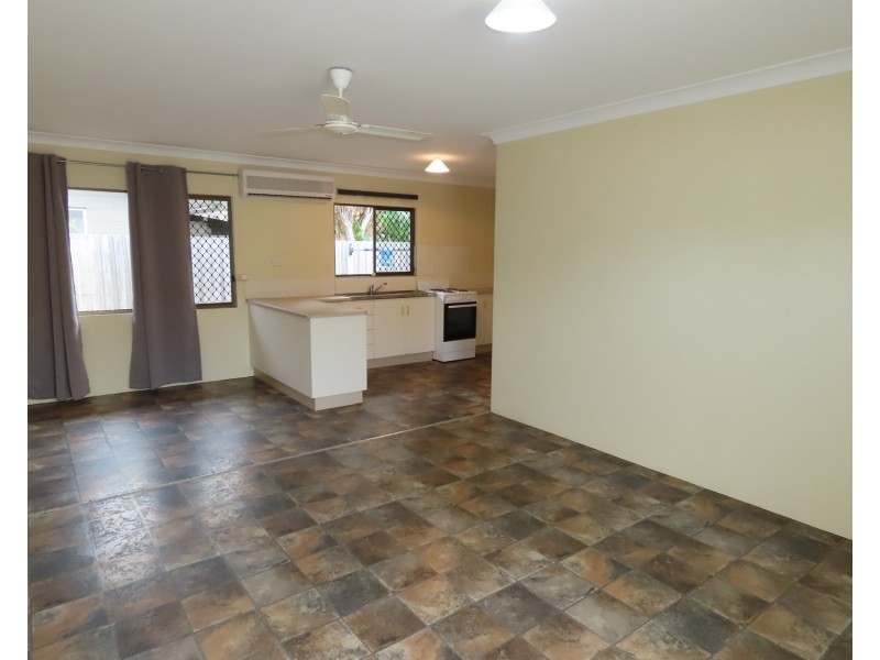 2/20 Marshall Street, Bowen QLD 4805