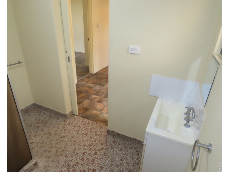 2/20 Marshall Street, Bowen QLD 4805