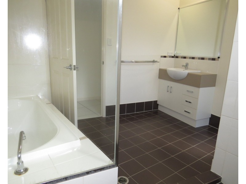 16 Fairway Drive, Bowen QLD 4805