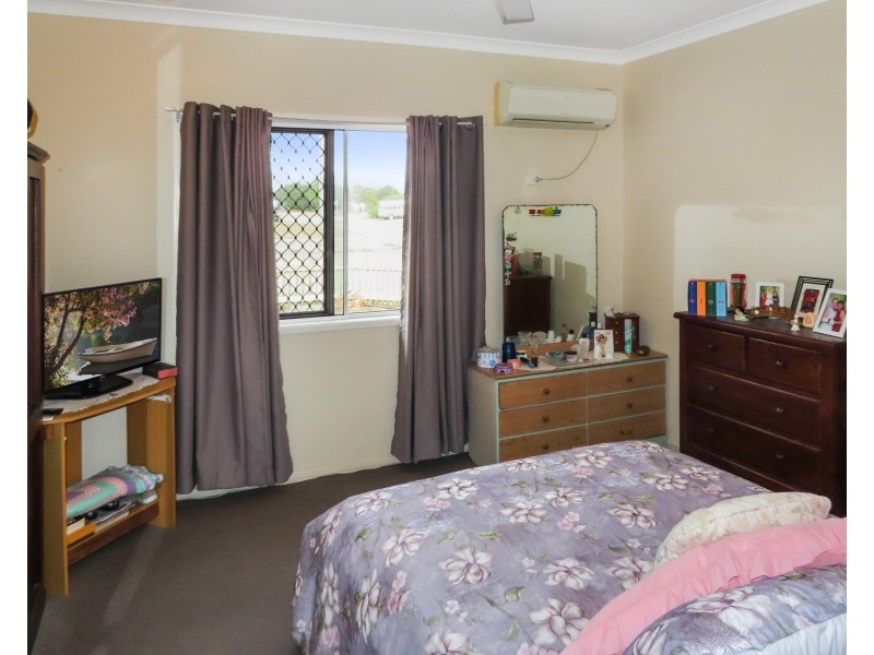 2/28 Sinclair Street, Bowen QLD 4805