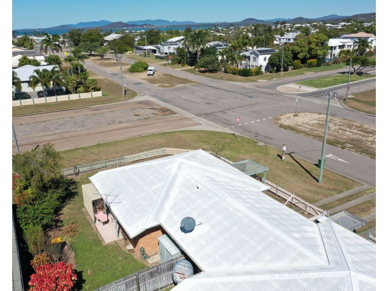 2/28 Sinclair Street, Bowen QLD 4805