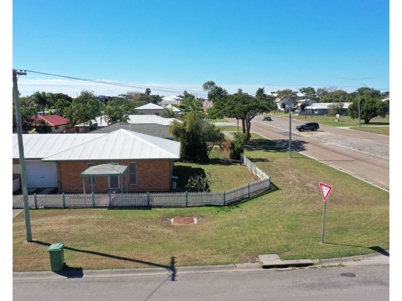 2/28 Sinclair Street, Bowen QLD 4805