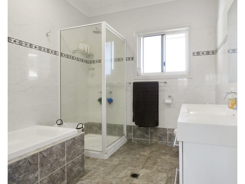 5 Poinciana Drive, Bowen QLD 4805