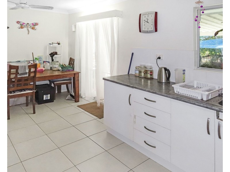 6 Rodney Street, Bowen QLD 4805