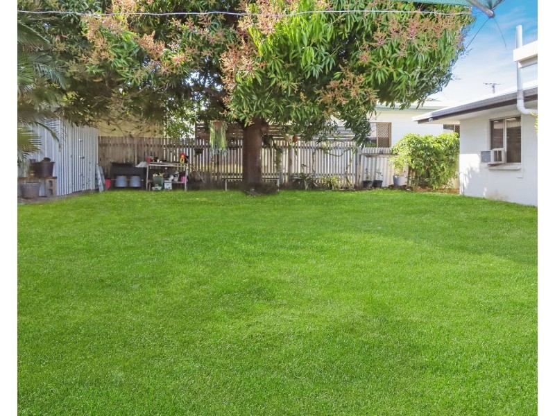 6 Rodney Street, Bowen QLD 4805