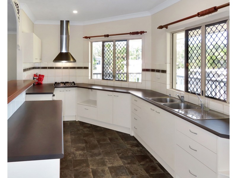 1 Craigie Court, Bowen QLD 4805