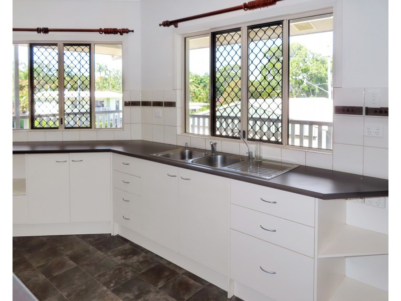 1 Craigie Court, Bowen QLD 4805