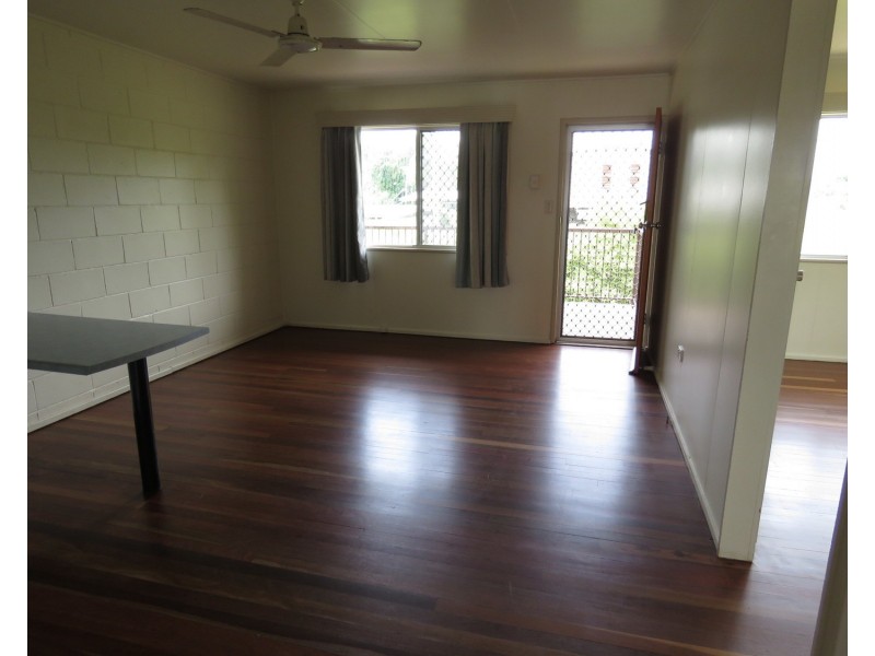 1/12 Verna Street, Bowen QLD 4805