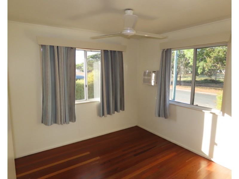 1/12 Verna Street, Bowen QLD 4805