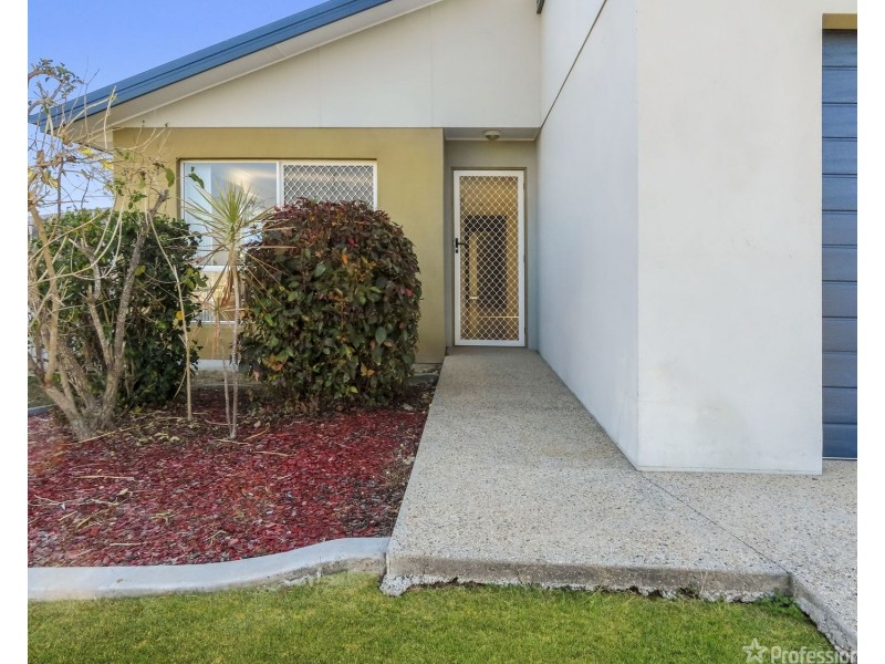 15 Sapphire Crescent, Bowen QLD 4805