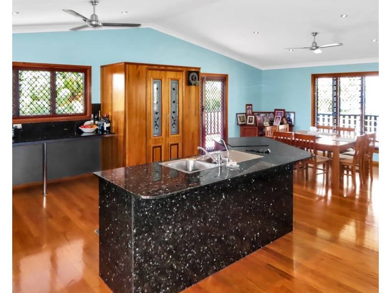 14b Thomas Street, Bowen QLD 4805