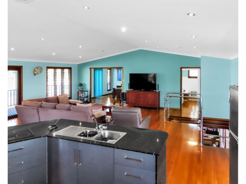 14b Thomas Street, Bowen QLD 4805